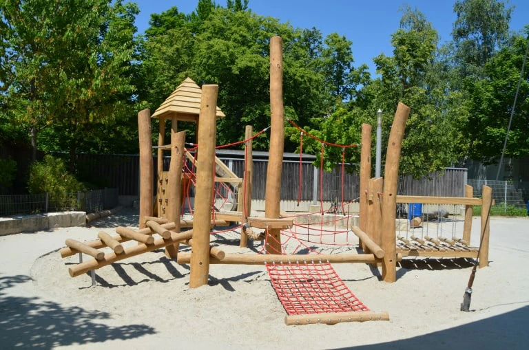 Französische Schule in Ungsteinerstraße, München – Projekt von Stadt & Spiel, Projektansicht